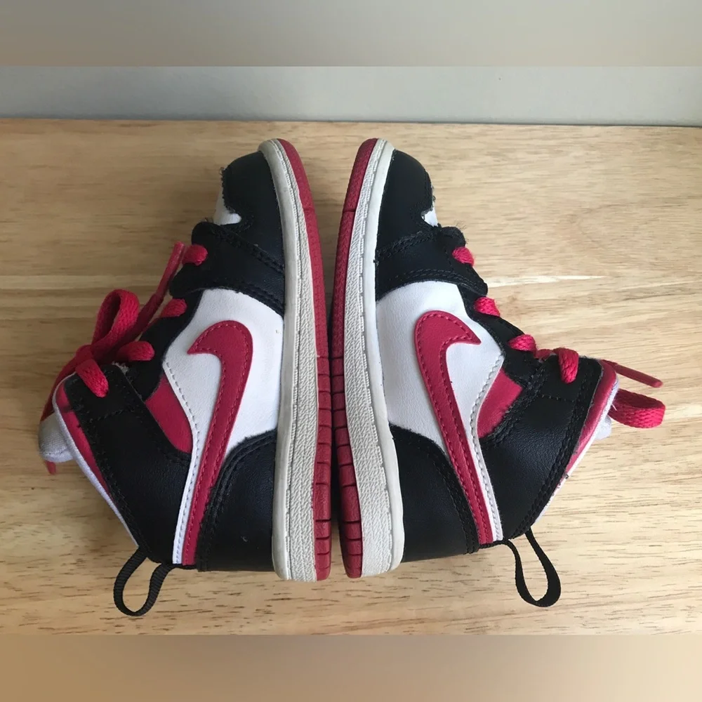 Jordan 1 High-Top Sneaker Red And Black Kids Size: US Toddler 7C EUR 23.5 CM 13